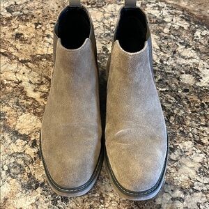 Men’s Tan Chelsea Boots with Suede Finish